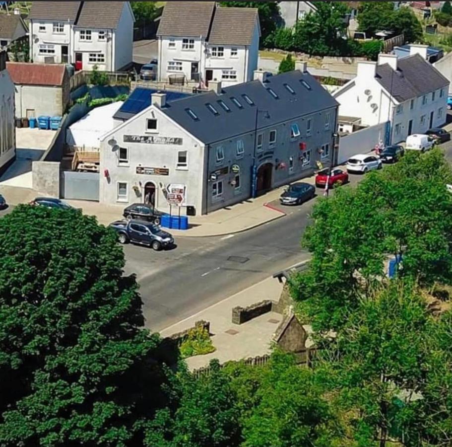 The Armada Inn Armoy 外观 照片