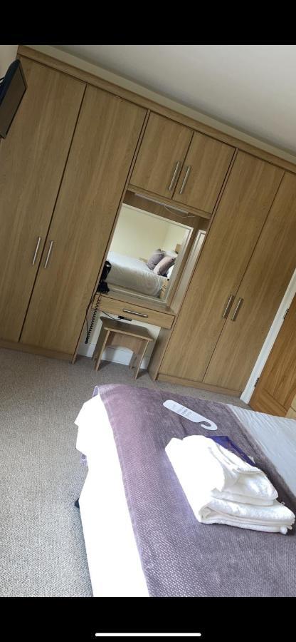 The Armada Inn Armoy 外观 照片