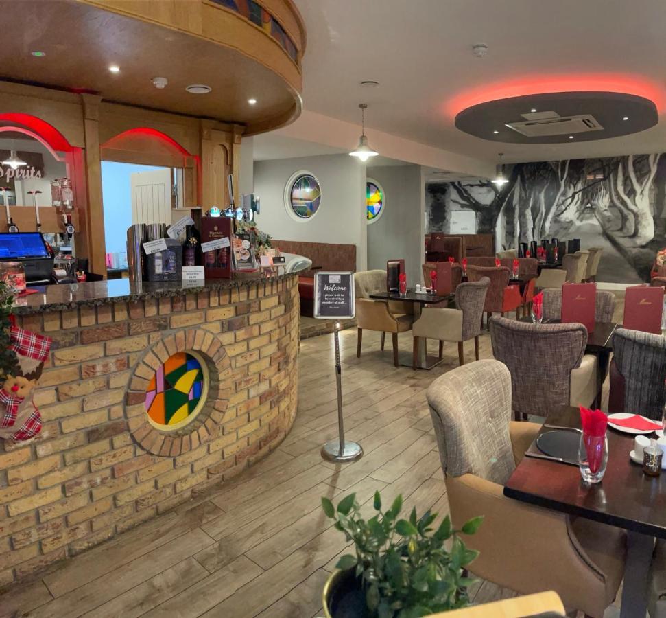 The Armada Inn Armoy 外观 照片